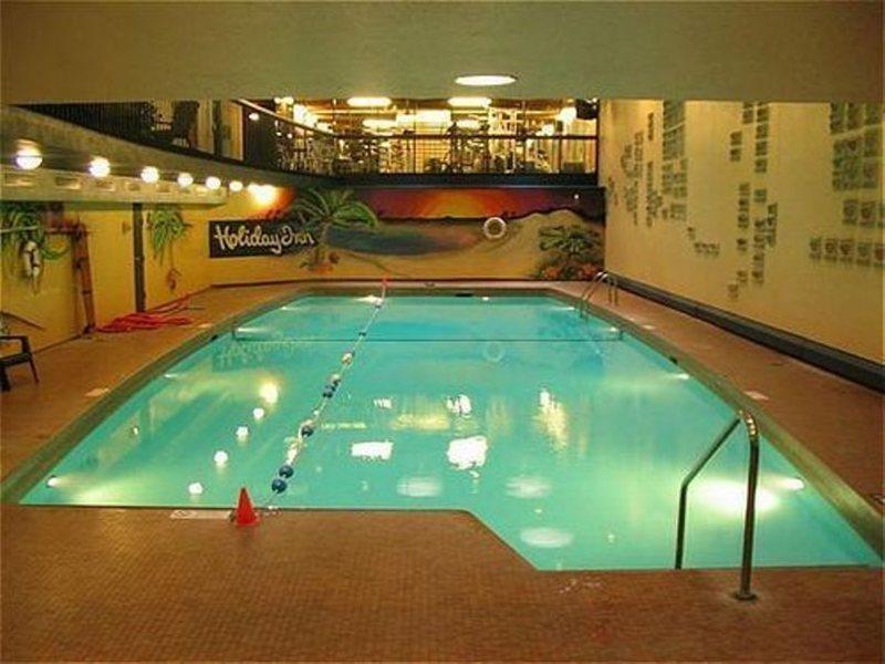 Holiday Inn Montreal Midtown Exterior foto